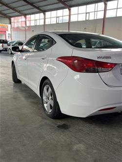 هیوندای ئەلەنترا